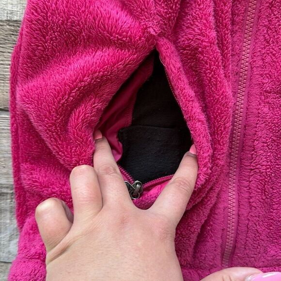 The North Face Women’s Hot Pink Barbie Teddy Fuzzy Soft Fleece Zip Up Jacket | S - Picture 6 of 12